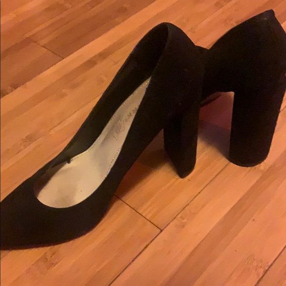 Black pointy toe block heels - Picture 2 of 2